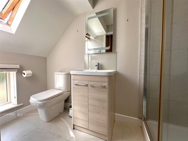 Gables End, High Street, Collingham, Newark