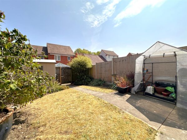 Rubys Walk, Fernwood, Newark