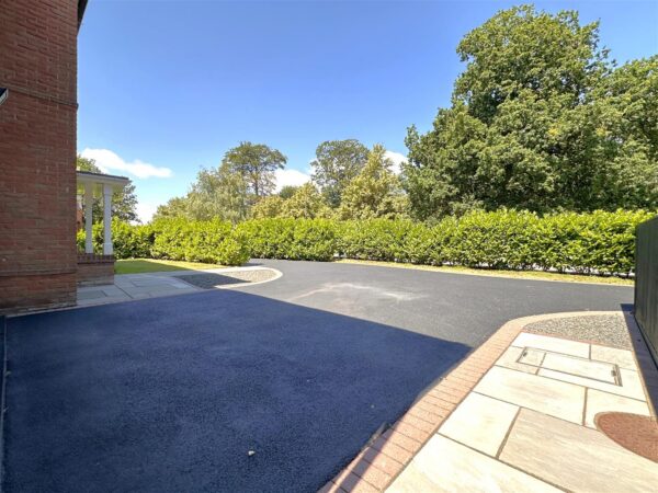 Collinson Lane, Fernwood, Newark
