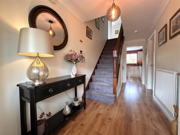 Revill Close, Claypole, Newark