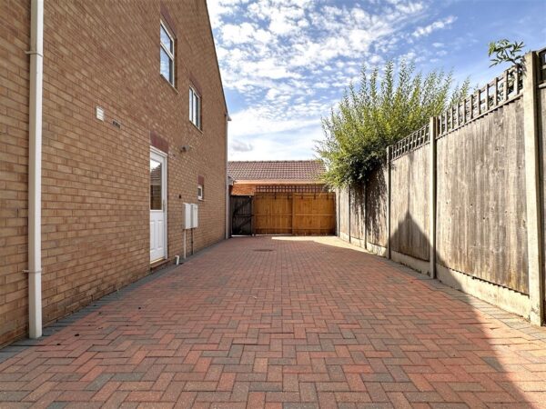 Cambridge Meadows, Newark