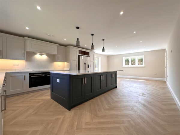 Station Road, Collingham, Newark