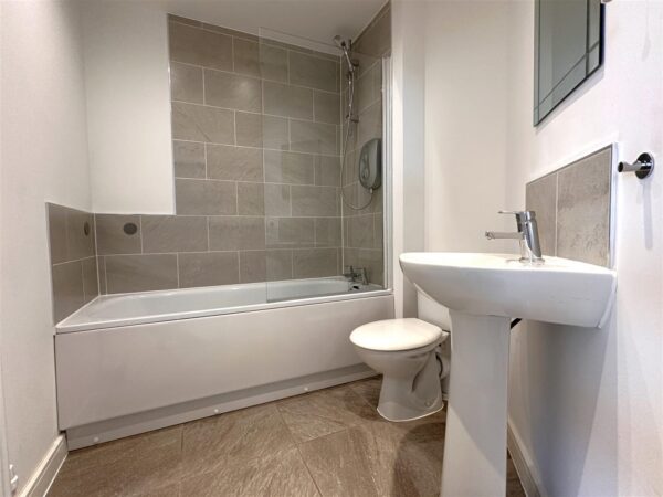 Charters Drive, Middlebeck, Newark