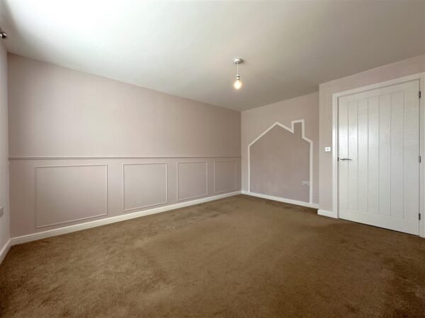 Charters Drive, Middlebeck, Newark