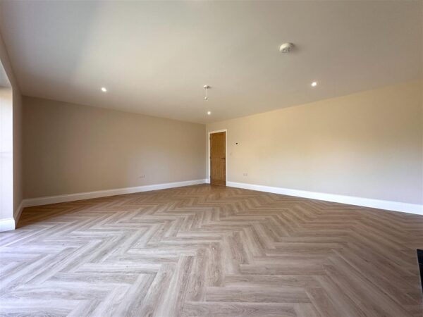 Station Road, Collingham, Newark