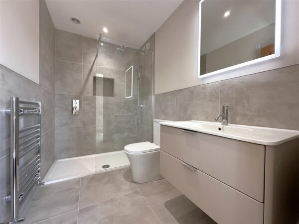 Station Road, Collingham, Newark