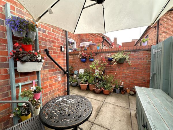 Coopers Yard, Newark