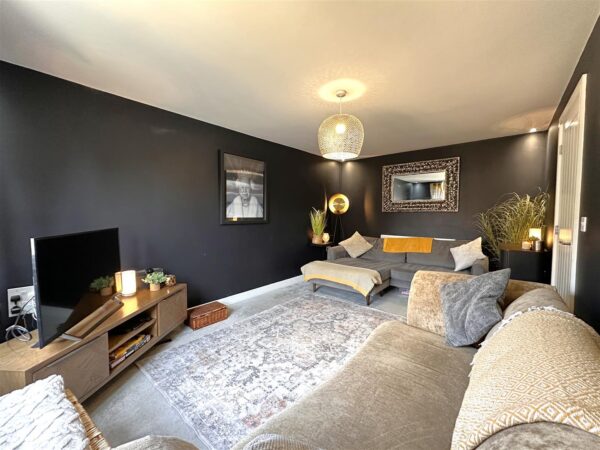 Spinners Way, Middlebeck, Newark