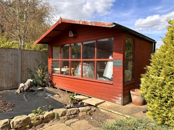 Village Close, Farndon, Newark