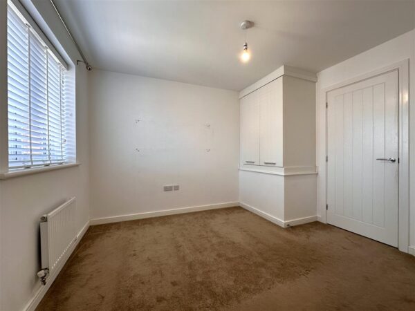 Charters Drive, Middlebeck, Newark