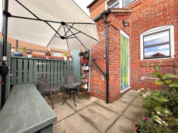Coopers Yard, Newark