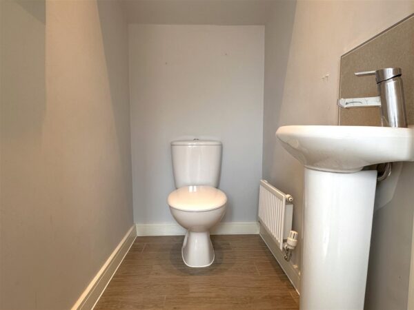 Charters Drive, Middlebeck, Newark