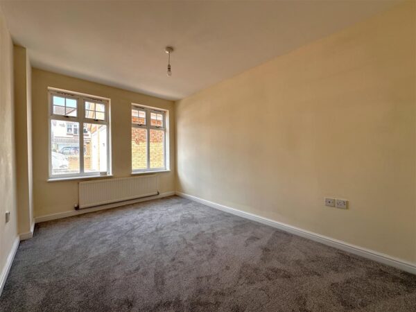 Cambridge Meadows, Newark
