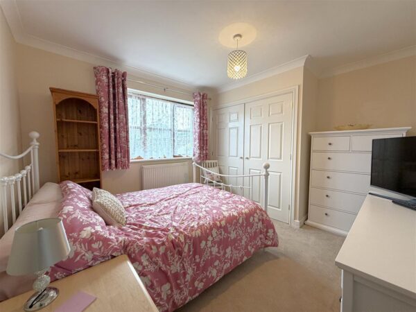 Vicarage Gardens, Balderton, Newark