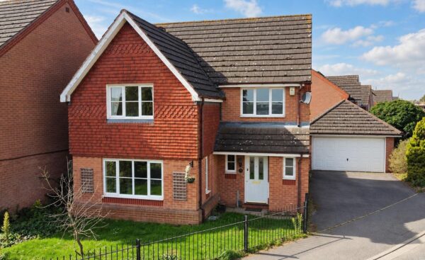 Mead Way, Balderton, Newark