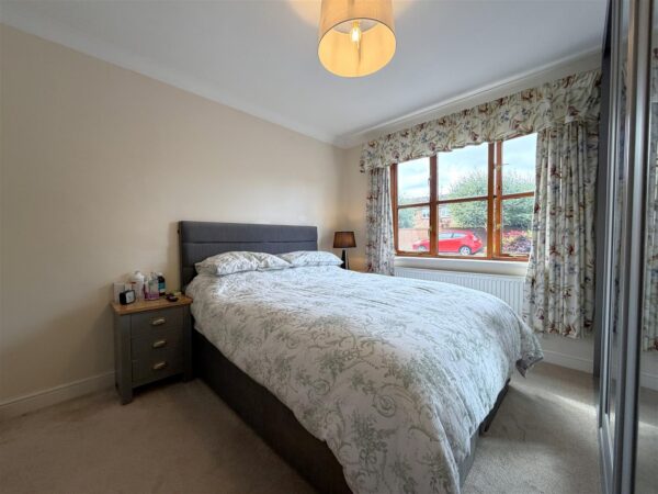 Vicarage Gardens, Balderton, Newark