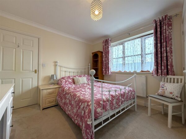 Vicarage Gardens, Balderton, Newark