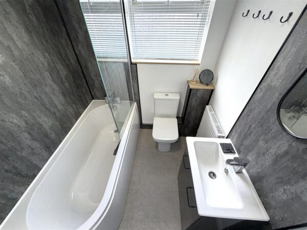 Cardinal Hinsley Close, Newark