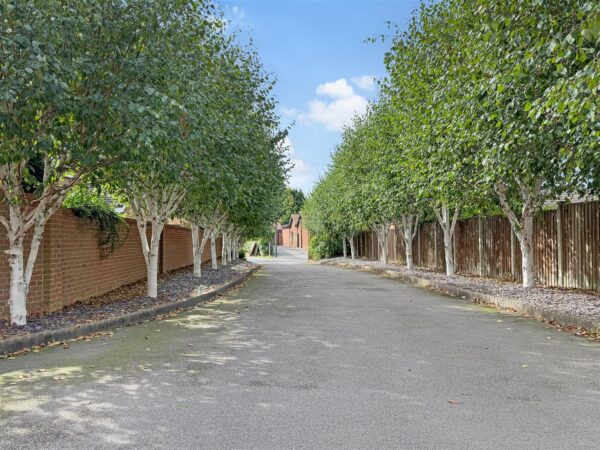 Vicarage Gardens, Balderton, Newark