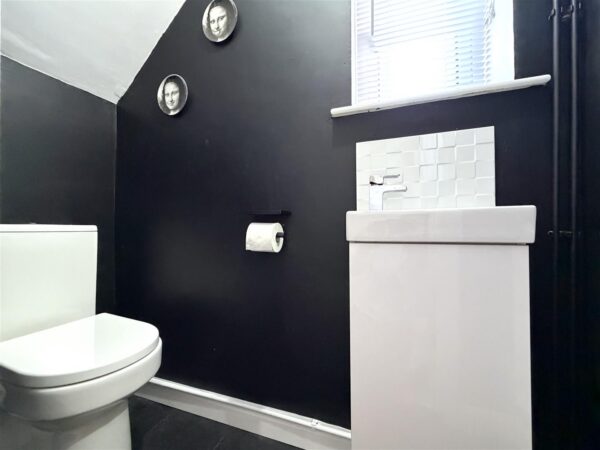 Cardinal Hinsley Close, Newark