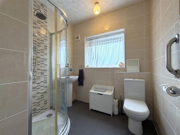 Cartref, Station Road, Collingham, Newark