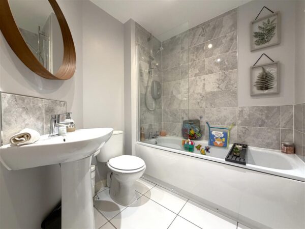 Charters Drive, Middlebeck, Newark