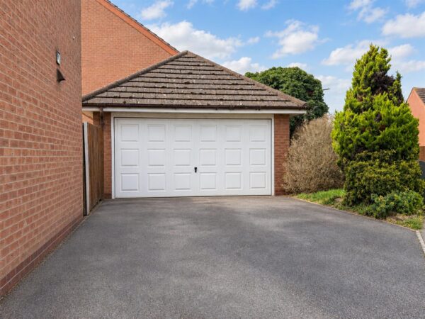 Mead Way, Balderton, Newark