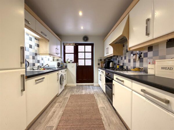 Vicarage Gardens, Balderton, Newark