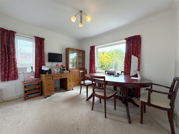 Cartref, Station Road, Collingham, Newark