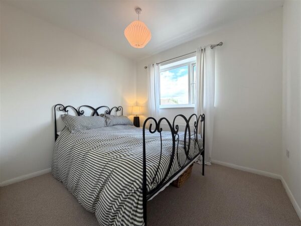 Cardinal Hinsley Close, Newark