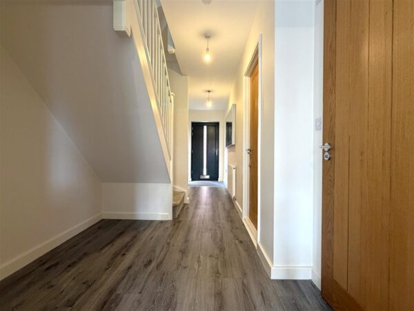 Bainbridge Court, Newark