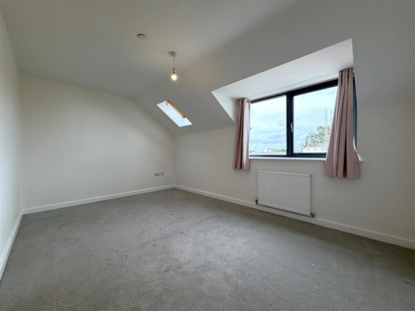 Bainbridge Court, Newark