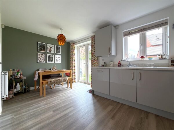 Charters Drive, Middlebeck, Newark