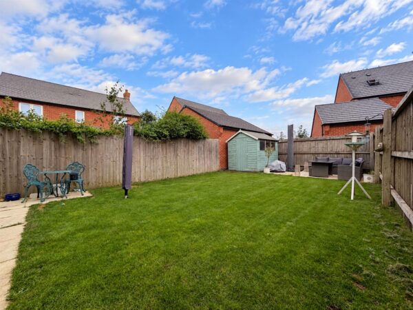 Charters Drive, Middlebeck, Newark