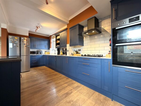 Somerset Lodge, Harewood Avenue, Newark
