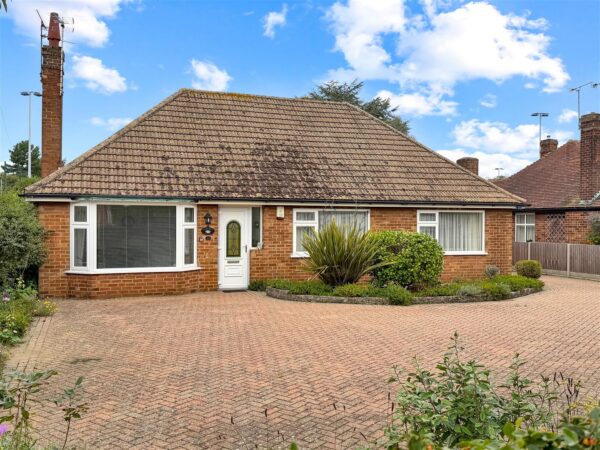 Cartref, Station Road, Collingham, Newark