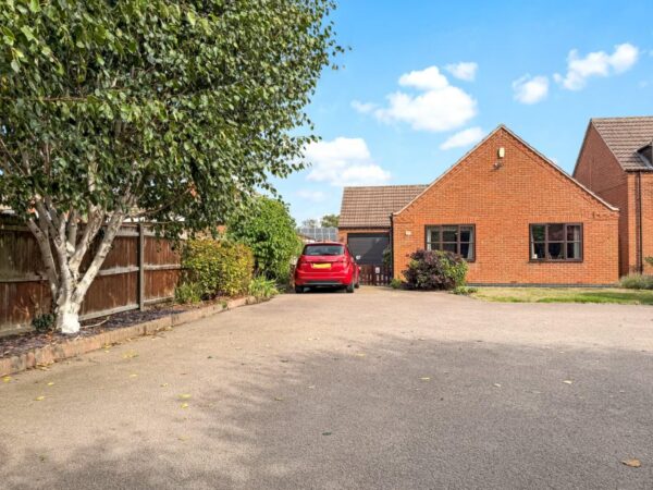 Vicarage Gardens, Balderton, Newark