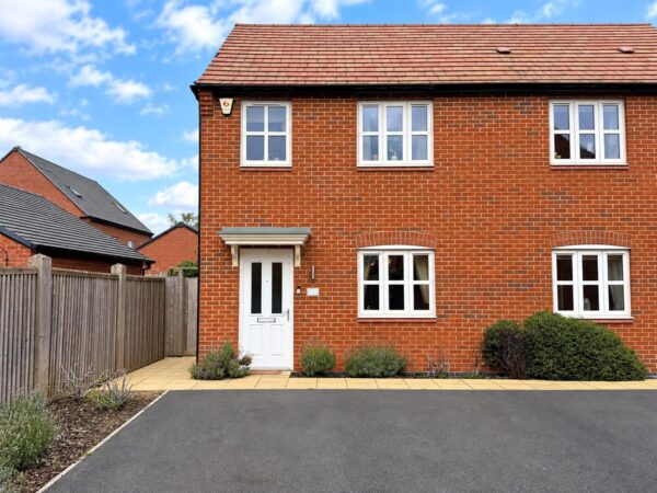 Charters Drive, Middlebeck, Newark