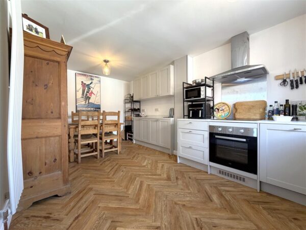 Cardinal Hinsley Close, Newark