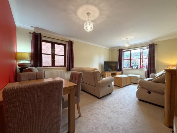 Vicarage Gardens, Balderton, Newark