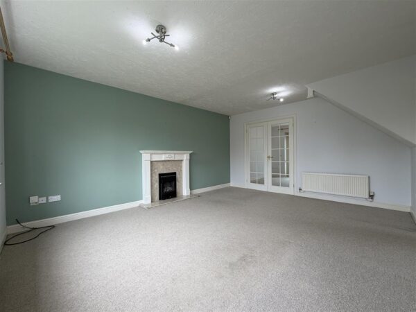 Mead Way, Balderton, Newark