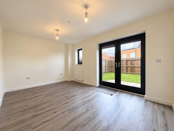 Bainbridge Court, Newark