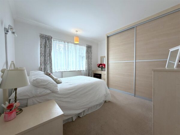 Cartref, Station Road, Collingham, Newark