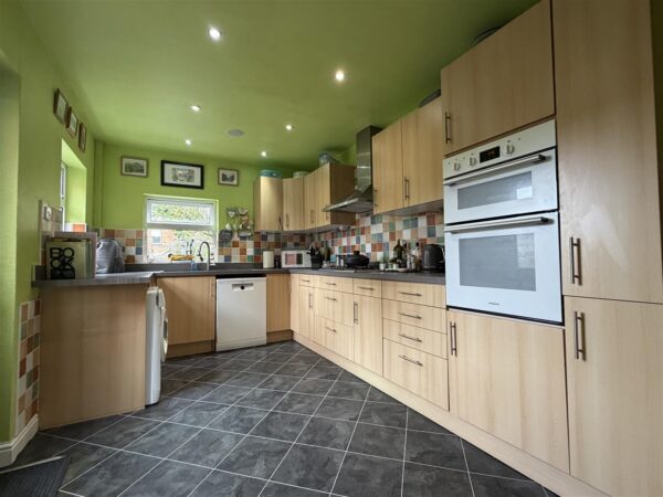 Coronation Street, New Balderton, Newark