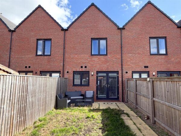 Pavilion Mews, Off Lord Hawke Way, Newark