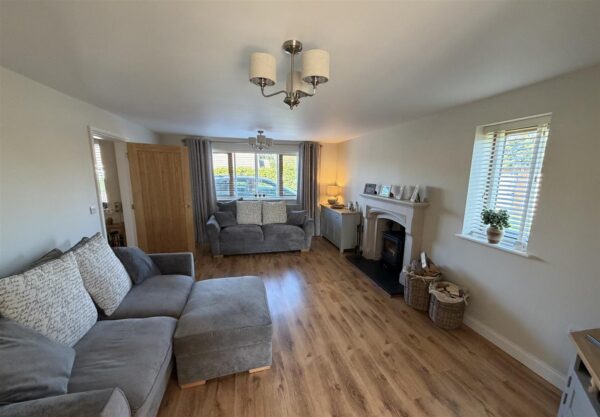 Village Way, Farndon, Newark