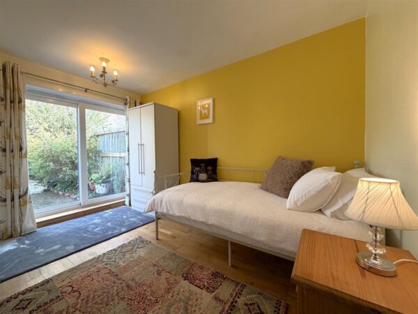 Butterfly Bungalow, Village Close, Farndon, Newark