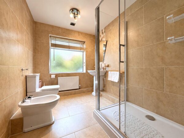 Butterfly Bungalow, Village Close, Farndon, Newark