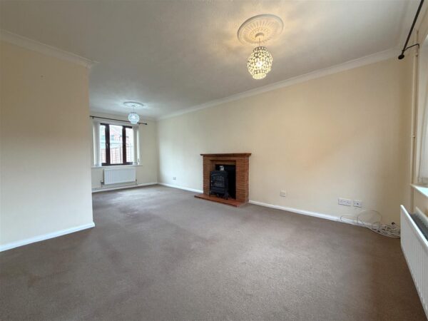 Waltham Close, Balderton, Newark