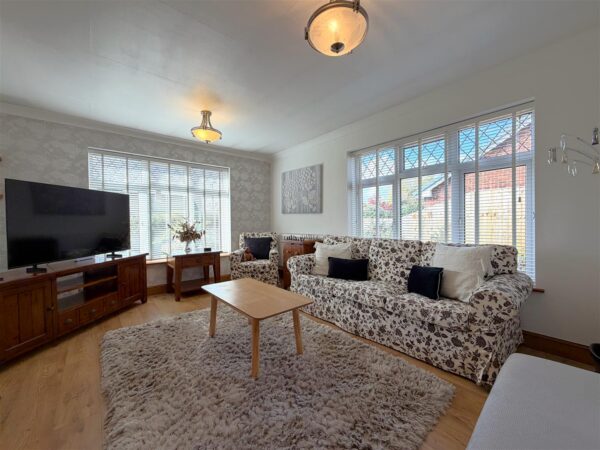 Butterfly Bungalow, Village Close, Farndon, Newark
